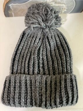 Chunky Rib Knit Pom Beanie in Gray and Black made in italy